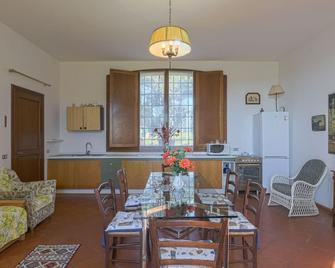 Holiday Home Podere Conte Francesco-La Palma by Interhome - Certaldo - Comedor