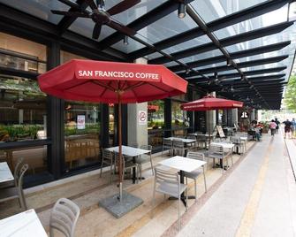 Arcoris Mont Kiara/163Mall 4Pax 1Bedroom/Balcony - Kuala Lumpur - Restaurant