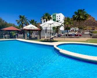 Holiday Inn Express Guaymas By IHG - גוואיאמאס - בריכה