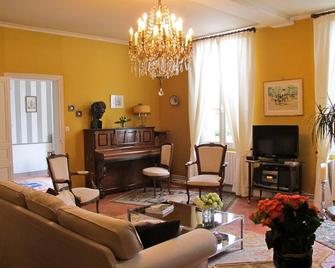 Original house ( 19 Century) of valley de la loire Large Park - Longué-Jumelles - Salon
