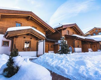 Dorfchalets & Apartments - in Kaprun centre including FREE entry Tauern Spa and Summer Card - Zell am See - Building