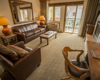 Table Mountain Inn - Golden - Huiskamer