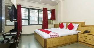 Hotel New Uttam Hira Palace - Nashik - Bedroom