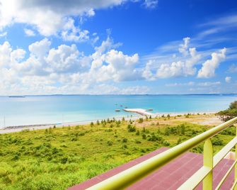 Ocean Hills Chouraku Stay - Kin - Beach