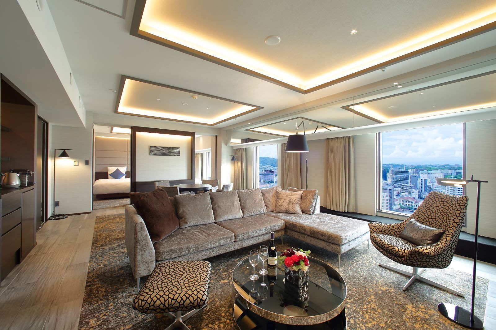 كراون بلازا آنا كوماموتو نيوس رسكاي باي آيتش جي