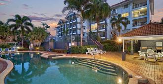 North Cove Waterfront Suites - Cairns - Piscina