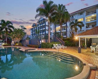 نورث كوف·ووترفرونت سويتس - كايرنس - حوض السباحة