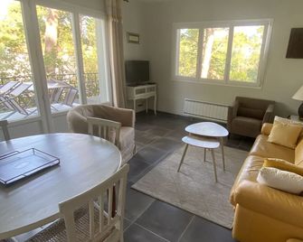 T3 De 70 M2 Avec Terrasse (3 ), Piscine, La Plage A Pied - Saint-Georges-de-Didonne - Soggiorno