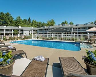 Port Inn & Suites Kennebunk, an Ascend Collection Hotel - Kennebunk - Pool