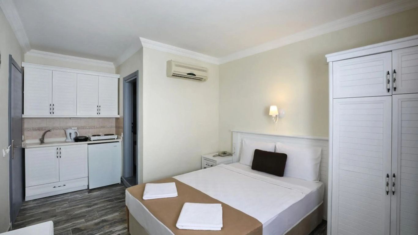 Summer Garden Suites Beach Hotel