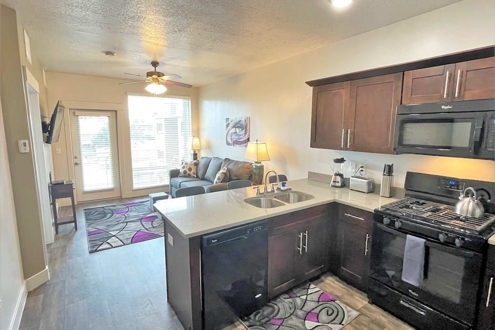 Luxury Condo in the Library Square District - סולט לייק סיטי - מטבח