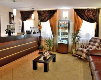 Stariy Dvorik on Mopra - Kirov - Front desk