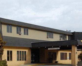 Heritage Inn Hotel & Convention Centre - Cranbrook - Cranbrook - Building