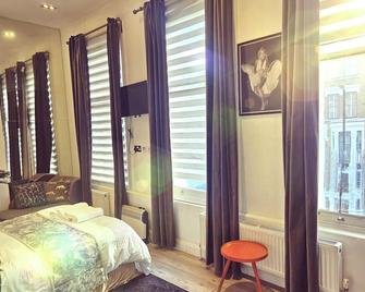 Monroe - Central London Studio in Prime Location - London - Bedroom