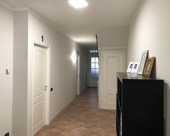 B&B Il Viaggiatore - Marina di Massa - Pasillo