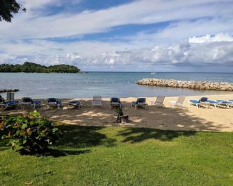 Breezy Studio, footsteps from the beach. - Negril - Beach