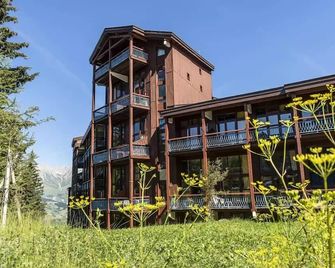 Budget 1 Bedroom Apartment 5 people - Landry - Building