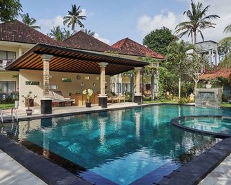 Rossa Garden Hotel Boutique - Manggis - Pool