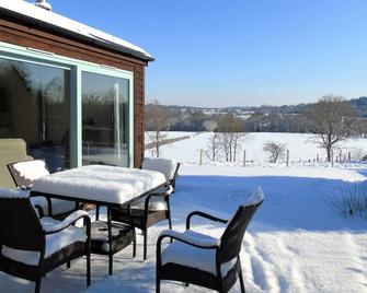 Rural Retreat with glorious views, I hour from London. 4 Gold Visit England - Royal Tunbridge Wells - Patio