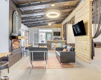 Georgia Farmhouse Studio with Hiking Trail - Lithonia - Soggiorno