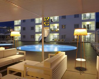Ibiza Sun Apartments - Platja d'en Bossa