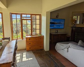 Breathe the mountain air in front of Cathkin Peak! - Cathkin Park - Sala de estar