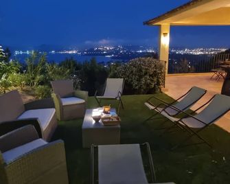 Superb Villa Air condition. 8 Pers. Marina Di Fiori - Bonifacio - Balcon