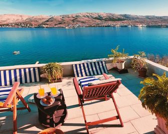 Boutique Villa Revelin - Pag - Balcón