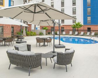 Hampton by Hilton Saltillo - Saltillo - Bazén
