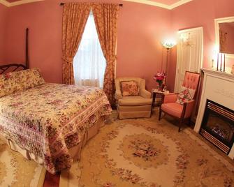 A majestic fully restored mansion to call your own. 8 Bedrooms+8.5 Bathrooms. - Center Harbor - Habitación