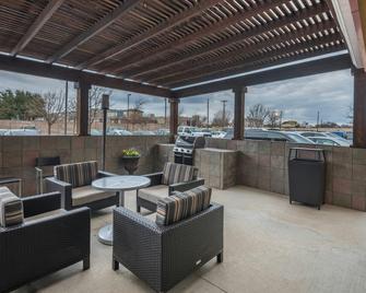 Towneplace Suites Dallas Desoto - DeSoto - Innenhof