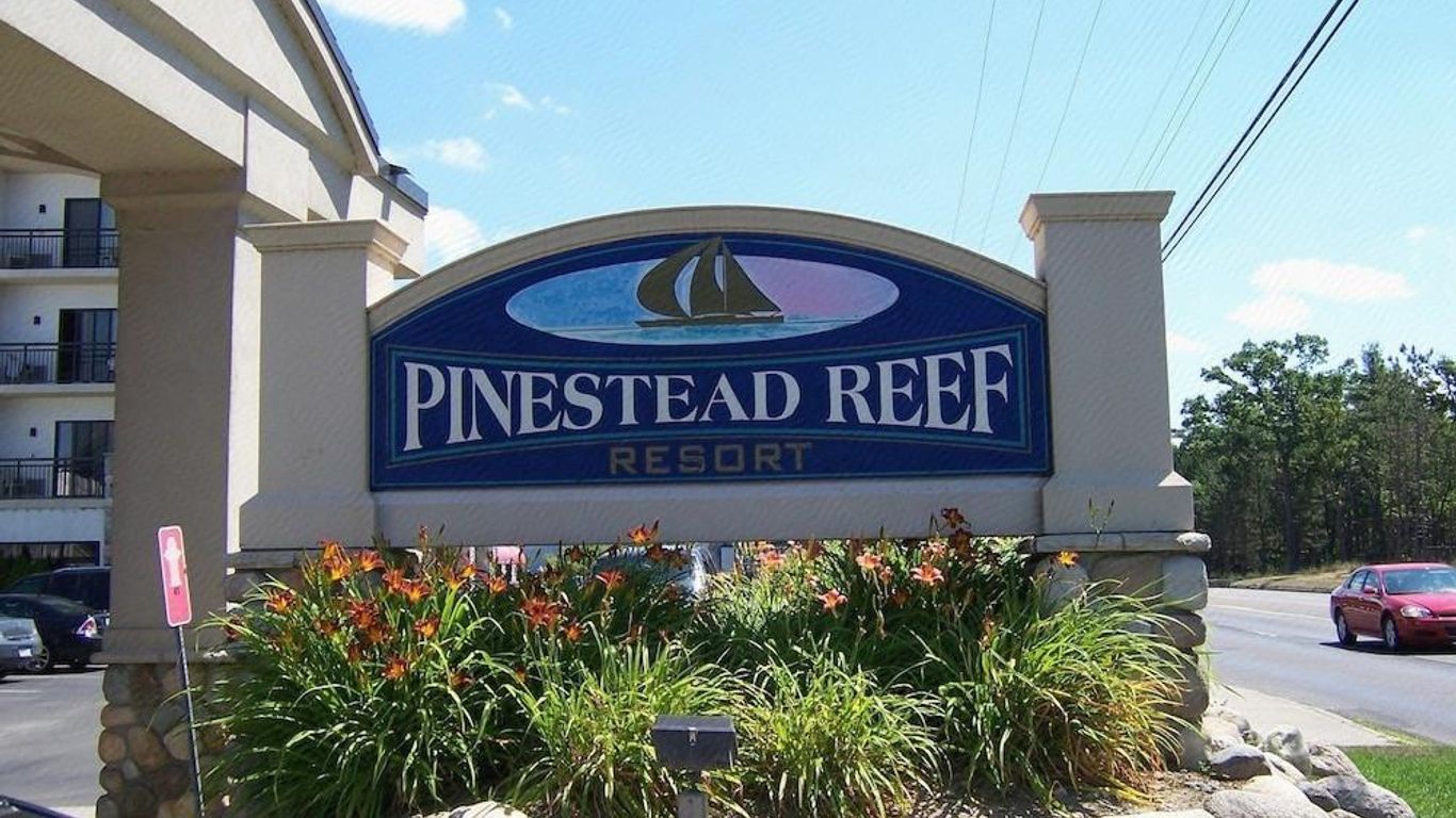 Pinestead Reef Resort