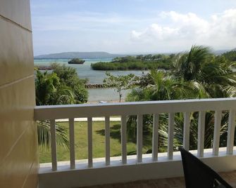 Moalboal Beach Resort - Moalboal - Balcón