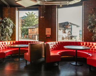 واي إتش إيه نيوكاسل سنترال - نيوكاسل - ردهة