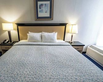 Standard King Bed Room - Fairhaven