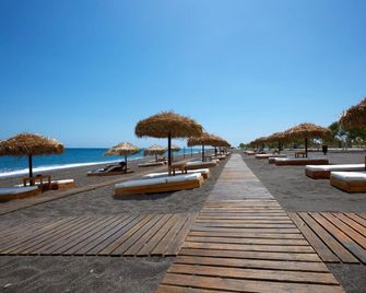Black Rose Suites - Agios Georgios - Пляж