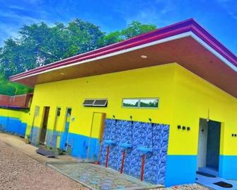 Arenzo Beach Resort Calatagan Batangas - Calatagan - Edificio