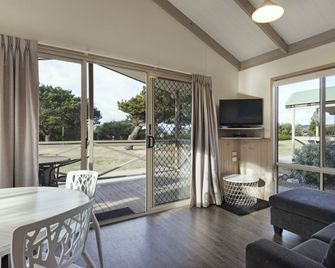 Discovery Parks - Pambula Beach - Merimbula - Living room
