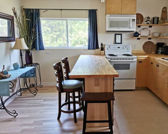 Iconic Cabin on Lighthouse Route - Lunenburg - Kitchen
