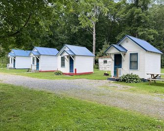Quaint Cabin #8 - Pymatuning Lake - Jamestown - Building