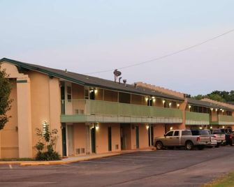 The Hastings Inn Parsons - Parsons - Building