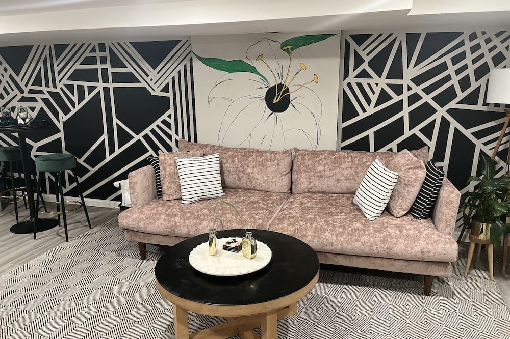 Cozy Lux Four Bedroom Bed And Breakfast - פילדלפיה - טרקלין