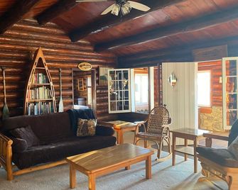 Lakeside Lodge - Saint Ignace - Salon