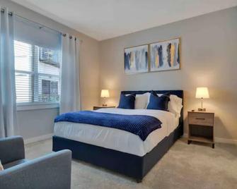 Studio Apt King Bed, Walk To Beltline Inman Park, Pets Welcome - Atlanta - Bedroom