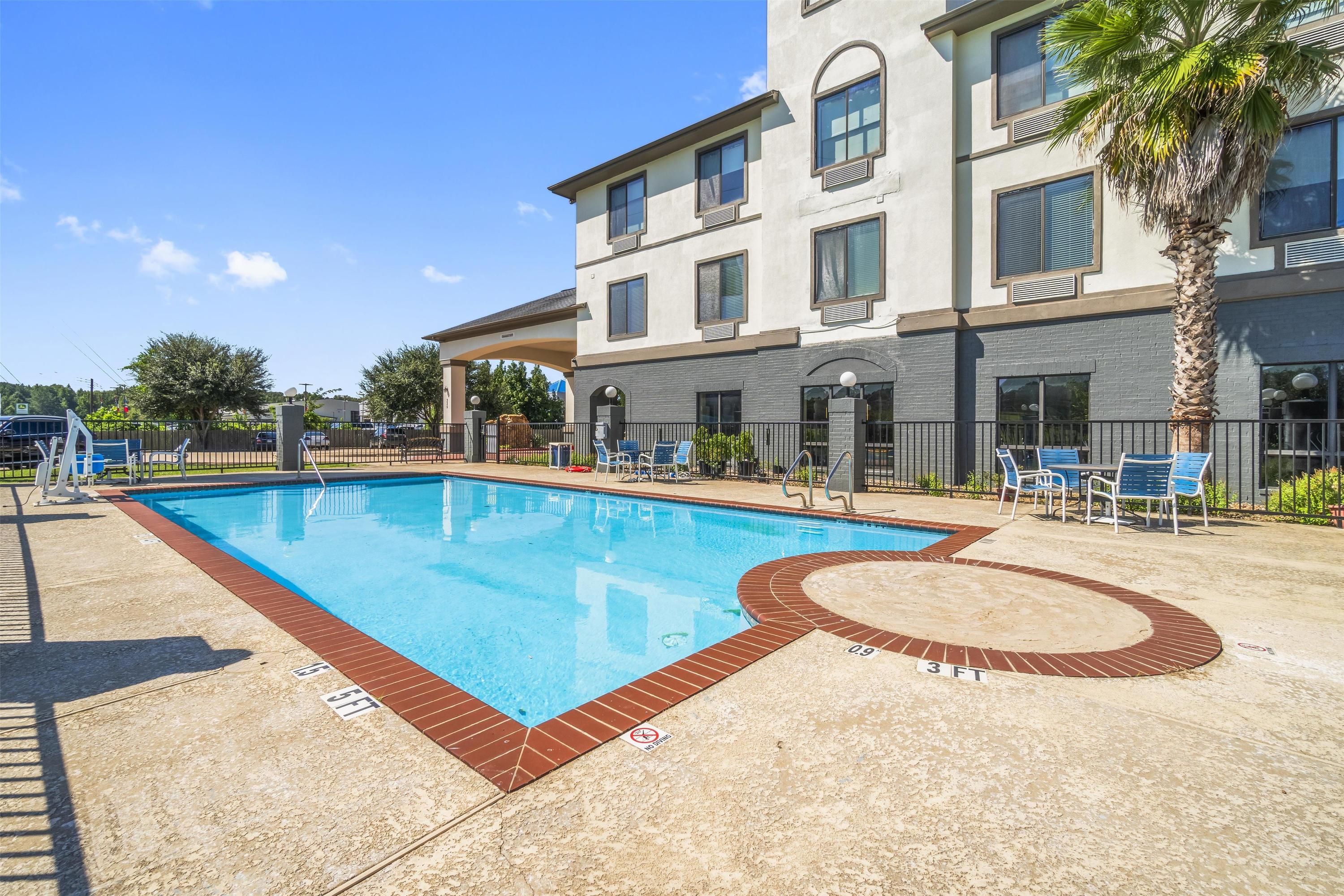 Americas Best Value Inn & Suites-Livingston - Livingston - Piscina