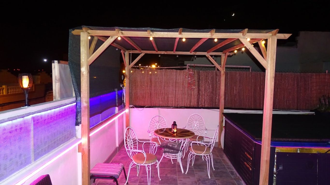 Rickaty Lodge Bed and Breakfast, Airport Hotel, Hotel de aeropuerto, Las Palmas Airport, Gran Canaria Airport, LPA, Spain