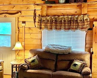 Charming Log Cabin Fully Stocked 1.5 Garage Sleeps 7 Utv Route - Black River Falls - Soggiorno