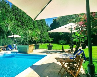 Casa Do Prado Guest House - Vila Real - Zwembad