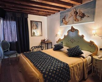 Hotel al Graspo de Ua - Venice - Bedroom