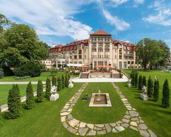 Ensana Thermia Palace - Piešťany - Byggnad